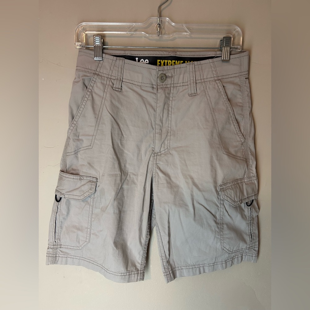 Lee Extreme Motion Cargo Utility 10” Inseam Mens Shorts Size 28 Velcro C - Picture 2 of 13